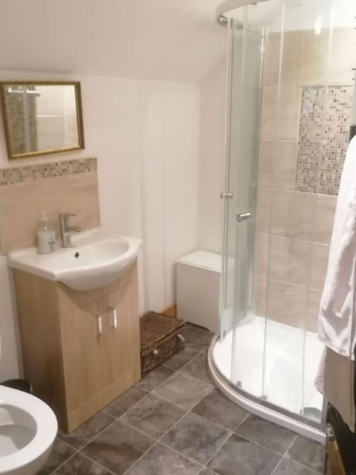 The Old Barn, Cosy Townhouse In Leominster Villa Luaran gambar